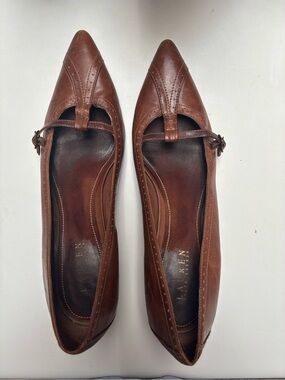 Women’s Ralph Lauren Brown Pointed-Toe Leather heels.